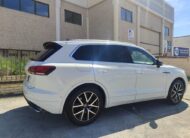 VOLKSWAGEN Touareg Prem Eleg 3.0 V6 TDI Tip 4M