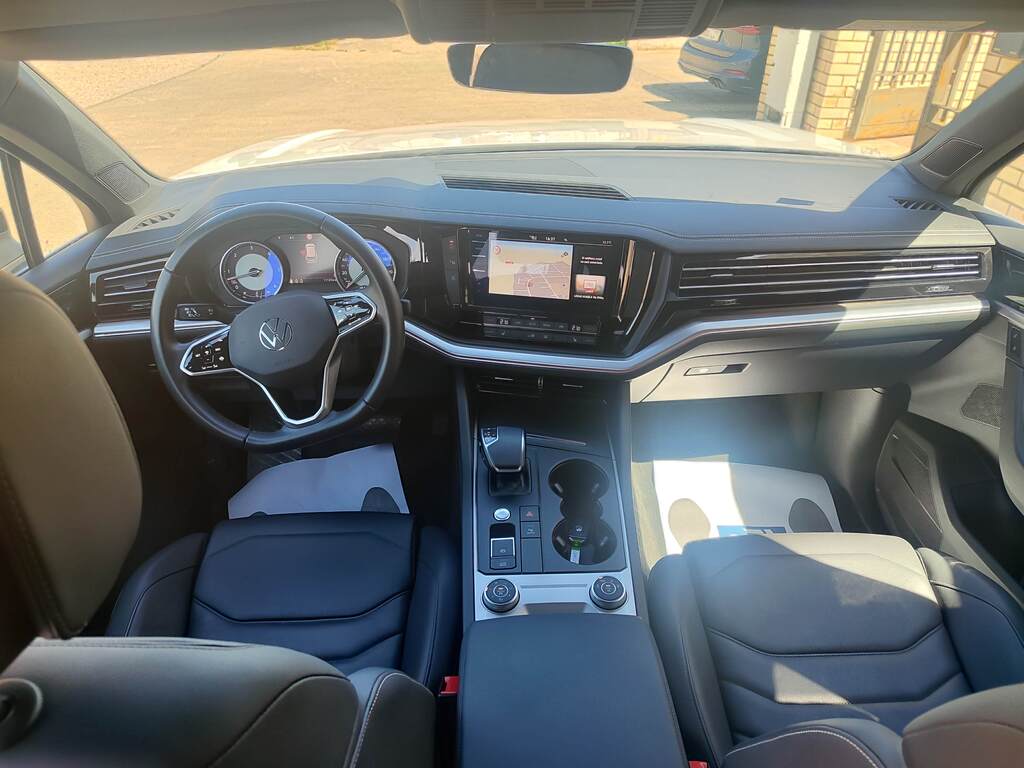 VOLKSWAGEN Touareg Prem Eleg 3.0 V6 TDI Tip 4M
