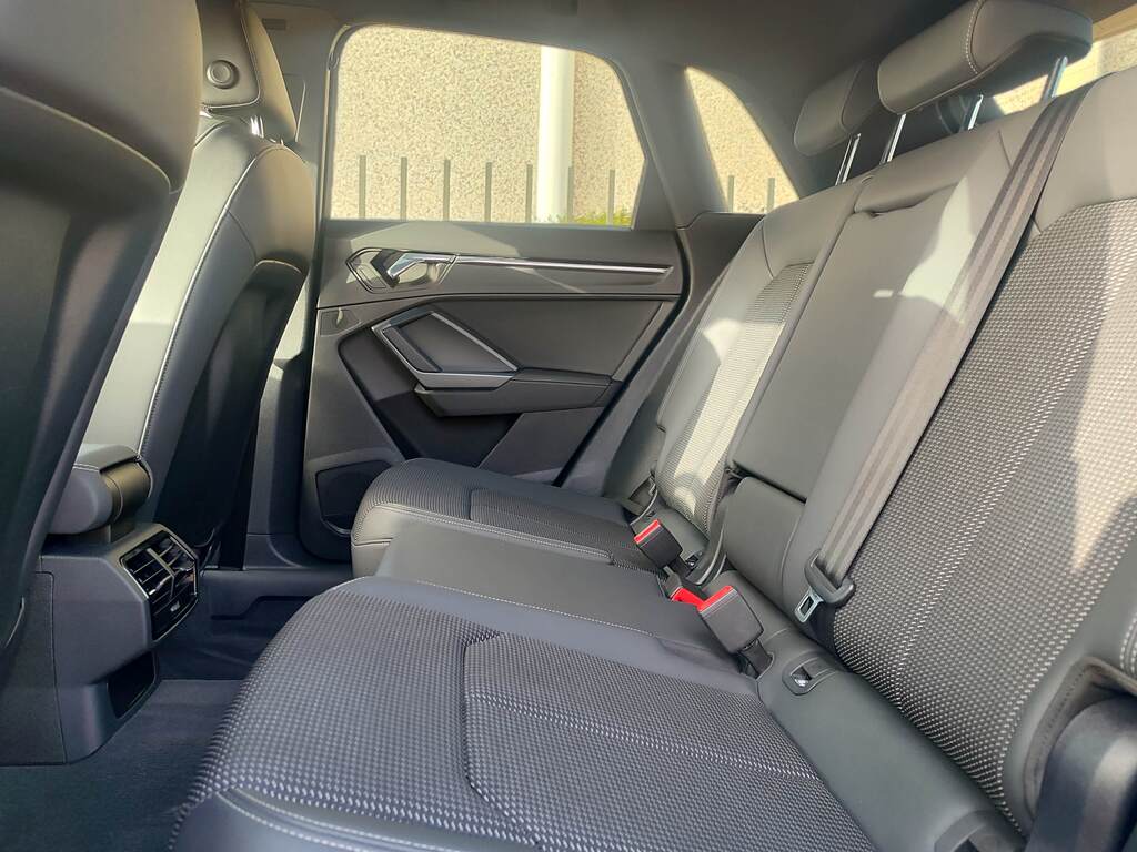 AUDI Q3 45 TFSI e S tronic Black Line