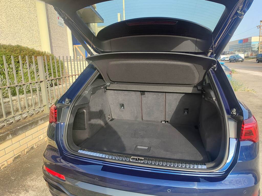 AUDI Q3 45 TFSI e S tronic Black Line