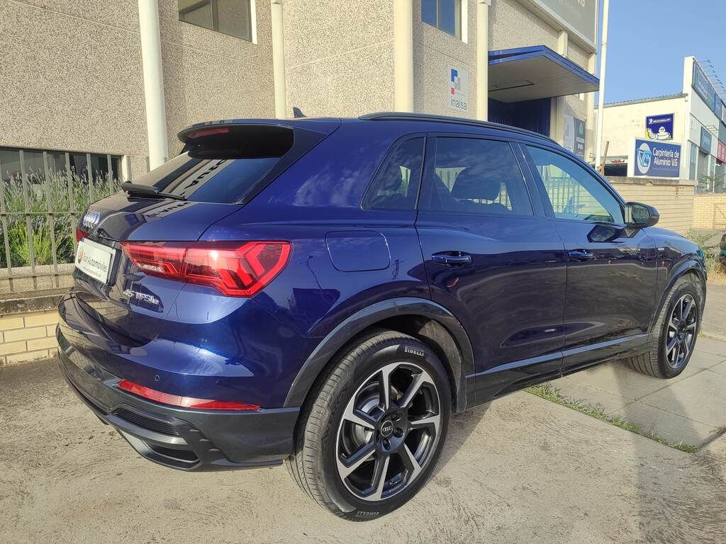 AUDI Q3 45 TFSI e S tronic Black Line