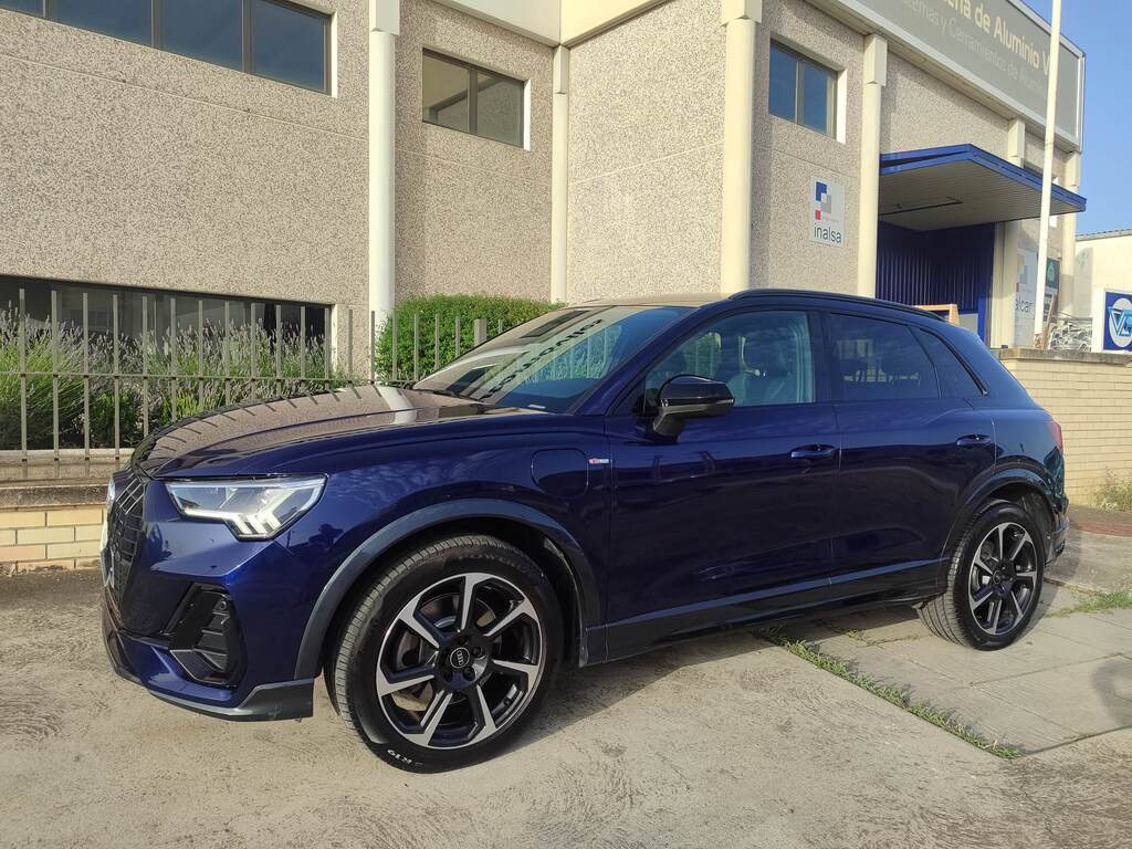 AUDI Q3 45 TFSI e S tronic Black Line
