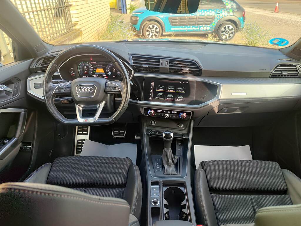 AUDI Q3 45 TFSI e S tronic Black Line
