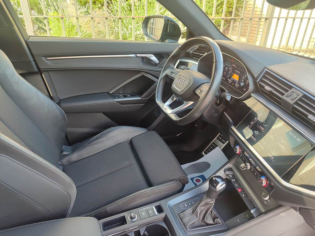 AUDI Q3 45 TFSI e S tronic Black Line
