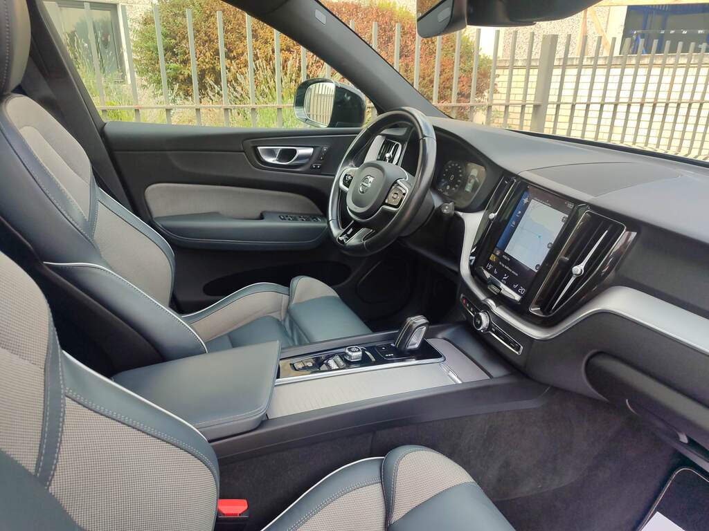 VOLVO XC60 2.0 B4 D AWD RDesign Auto