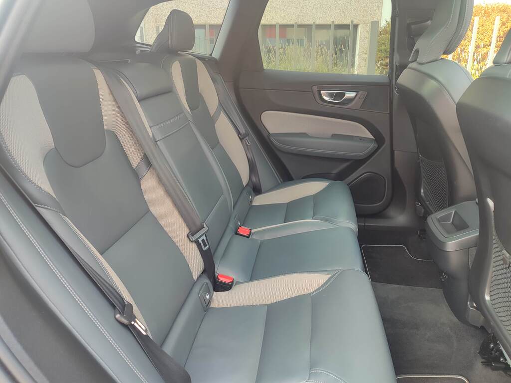 VOLVO XC60 2.0 B4 D AWD RDesign Auto