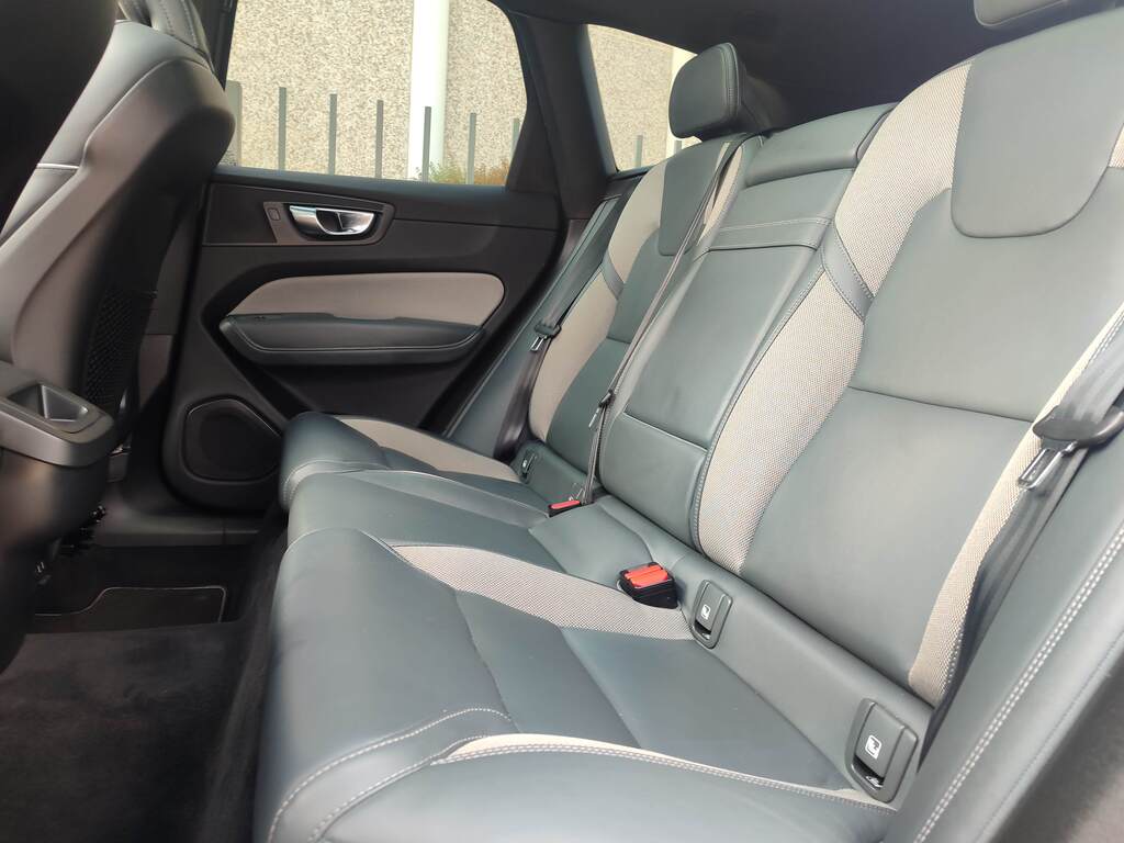VOLVO XC60 2.0 B4 D AWD RDesign Auto