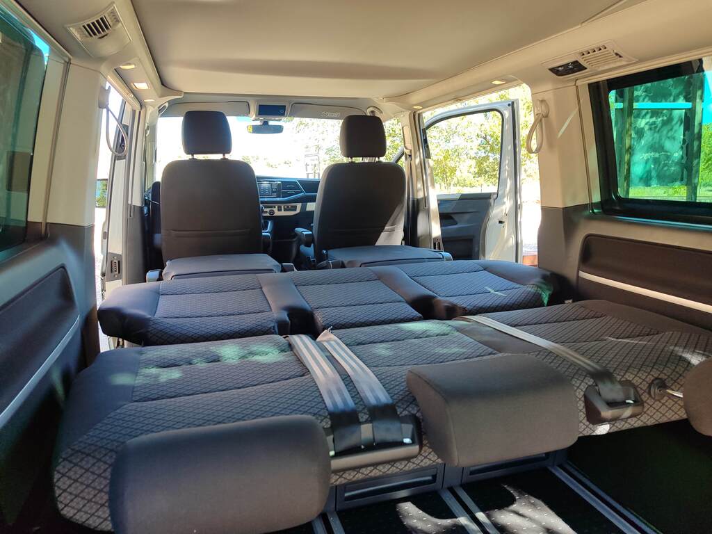 VOLKSWAGEN California Outdoor Beach Tour TDI