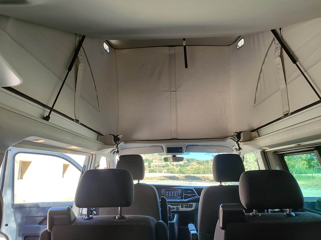 VOLKSWAGEN California Outdoor Beach Tour TDI