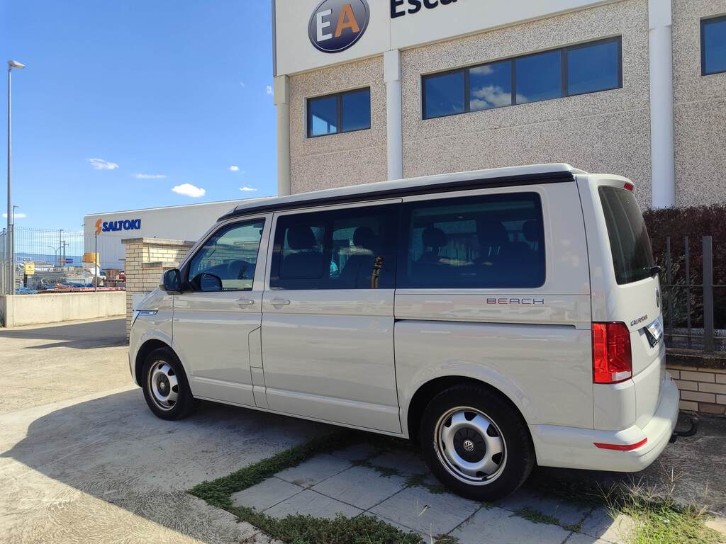 VOLKSWAGEN California Outdoor Beach Tour TDI